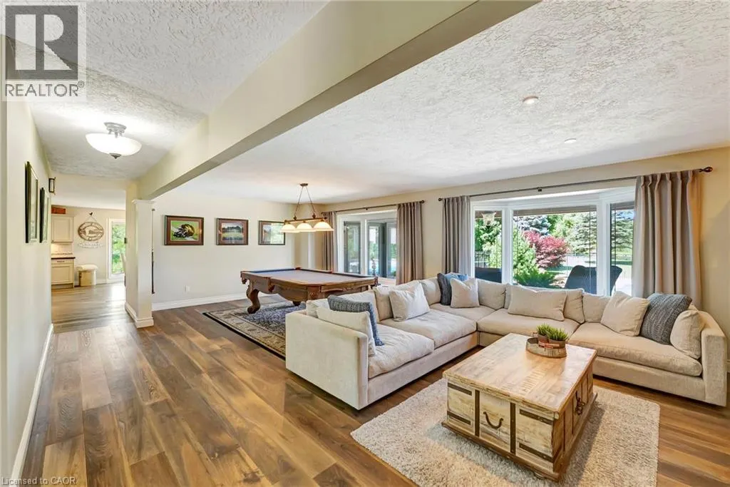 999 W GOVERNORS Road W