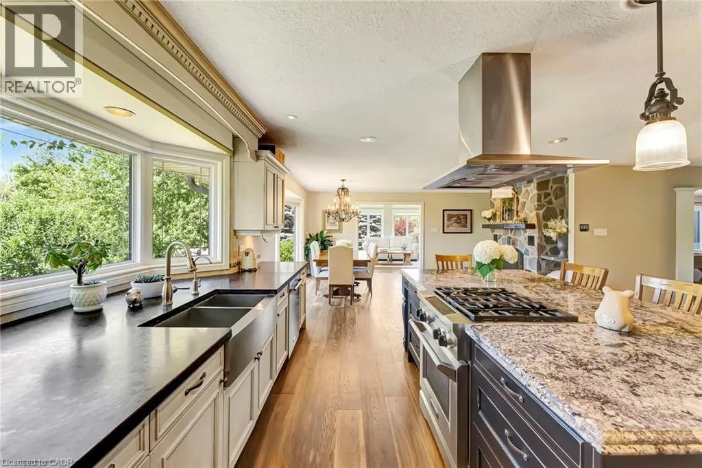 999 W GOVERNORS Road W