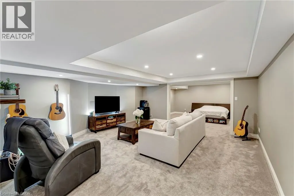 999 W GOVERNORS Road W