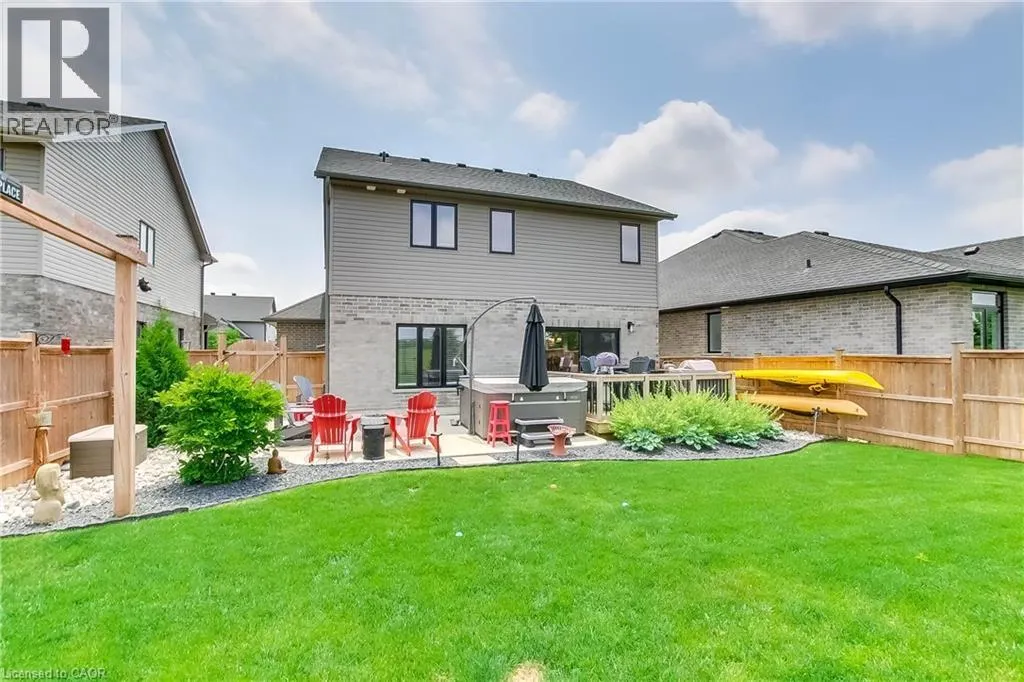 587 HAWTHORNE Place