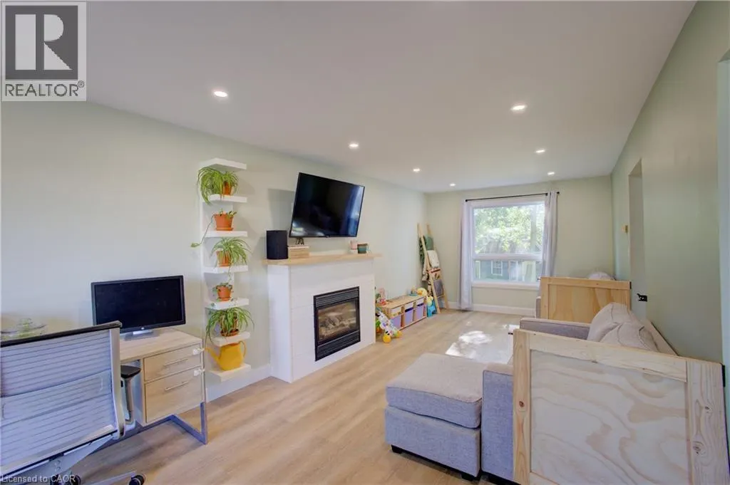 765 WOODHILL Drive