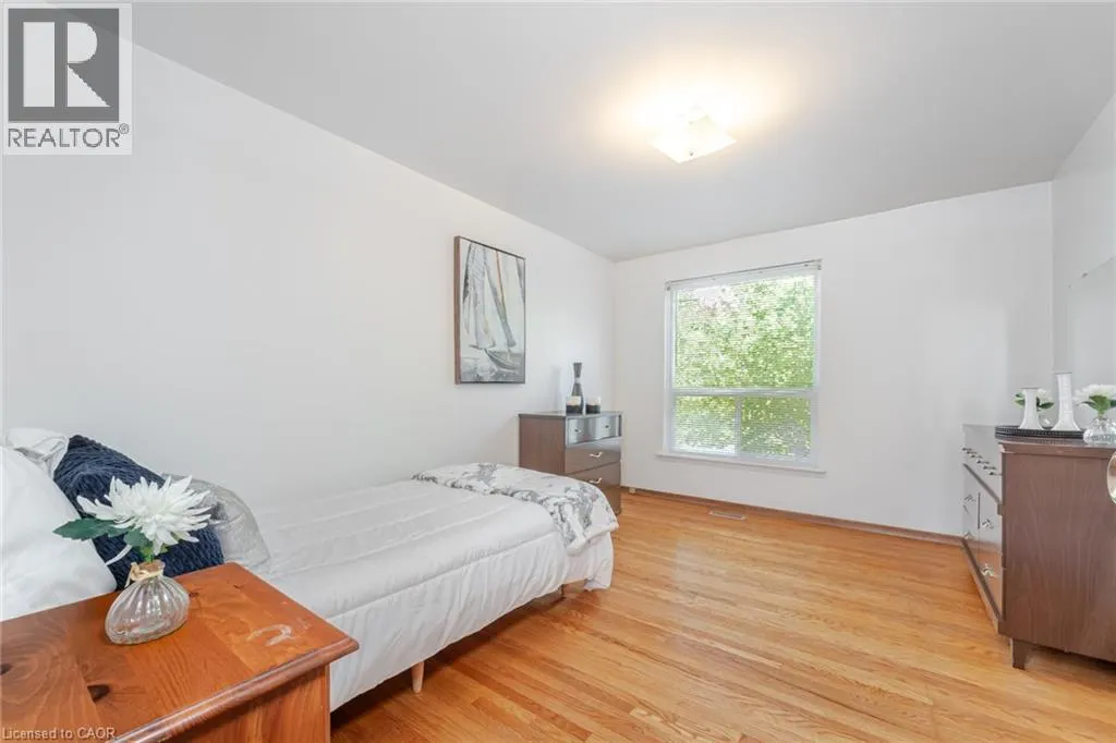48 GLENMORE Crescent