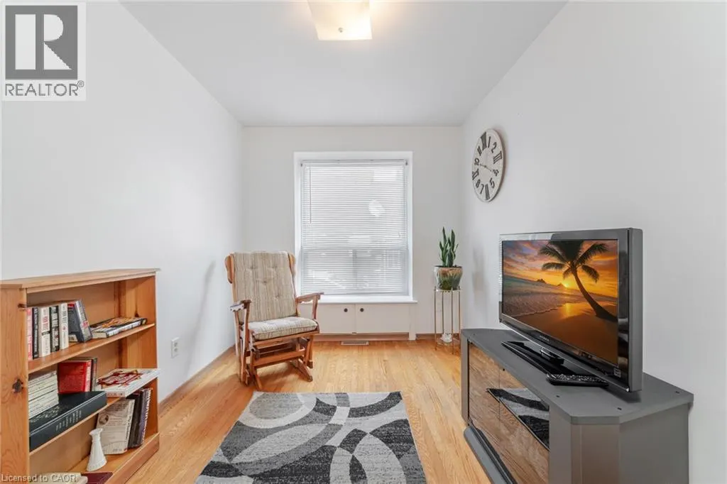48 GLENMORE Crescent