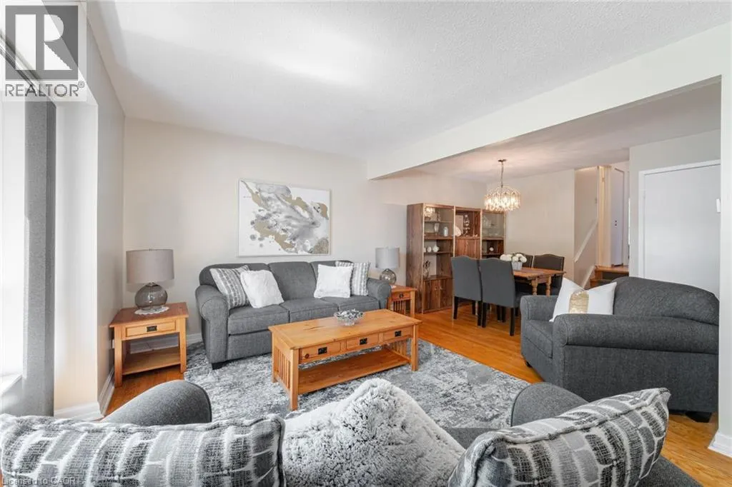 48 GLENMORE Crescent