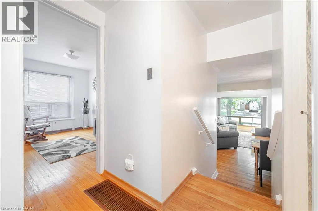 48 GLENMORE Crescent