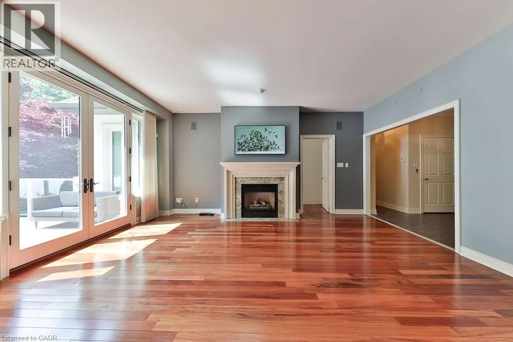 14 HOLYROOD Avenue