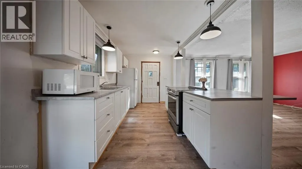 873 SOUTH PELHAM Road
