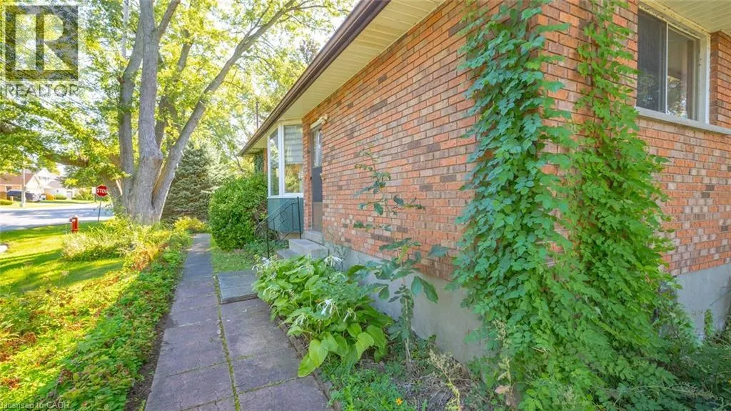 873 SOUTH PELHAM Road