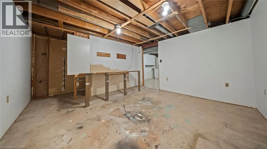 873 SOUTH PELHAM Road
