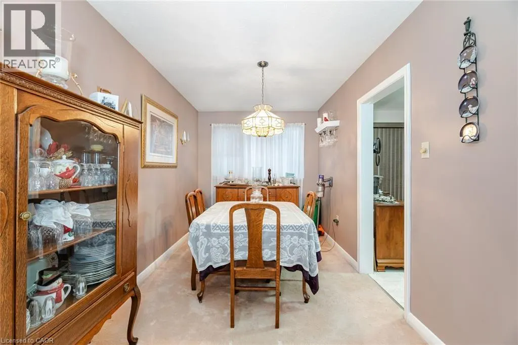 5 STERNE Avenue