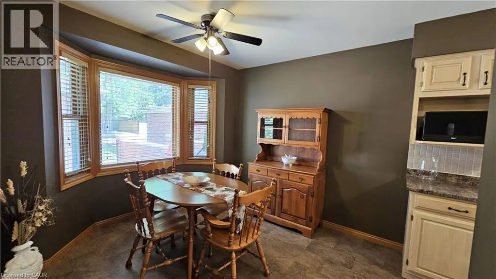 42 DONLY Drive S Unit# 11, #11