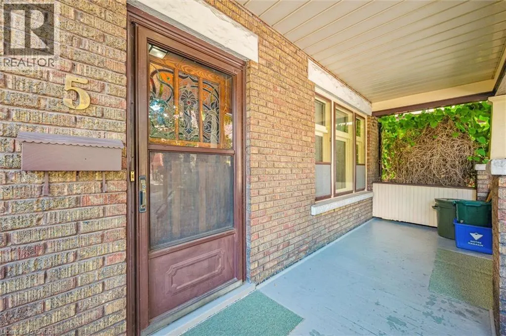5 DEKAY Street