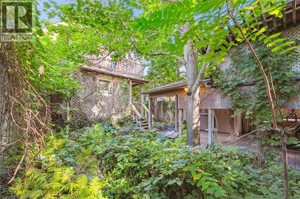 5 DEKAY Street