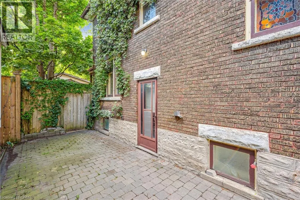 5 DEKAY Street