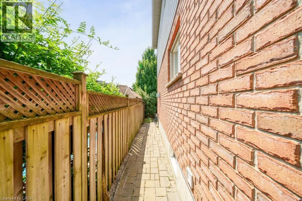 12 VALRIDGE Court