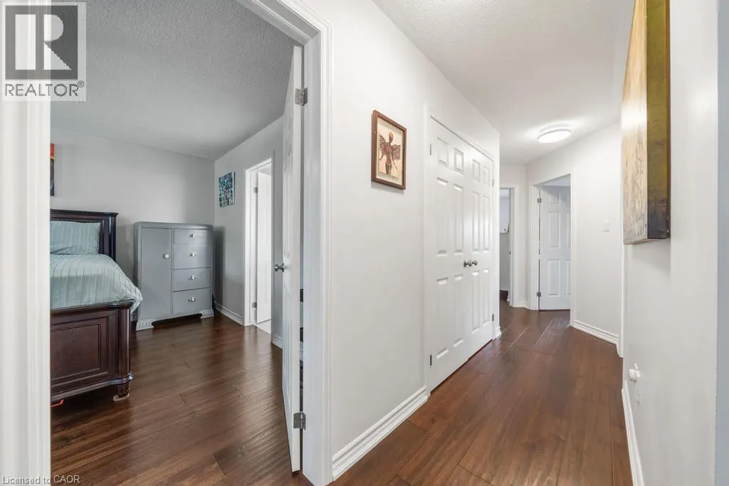12 VALRIDGE Court