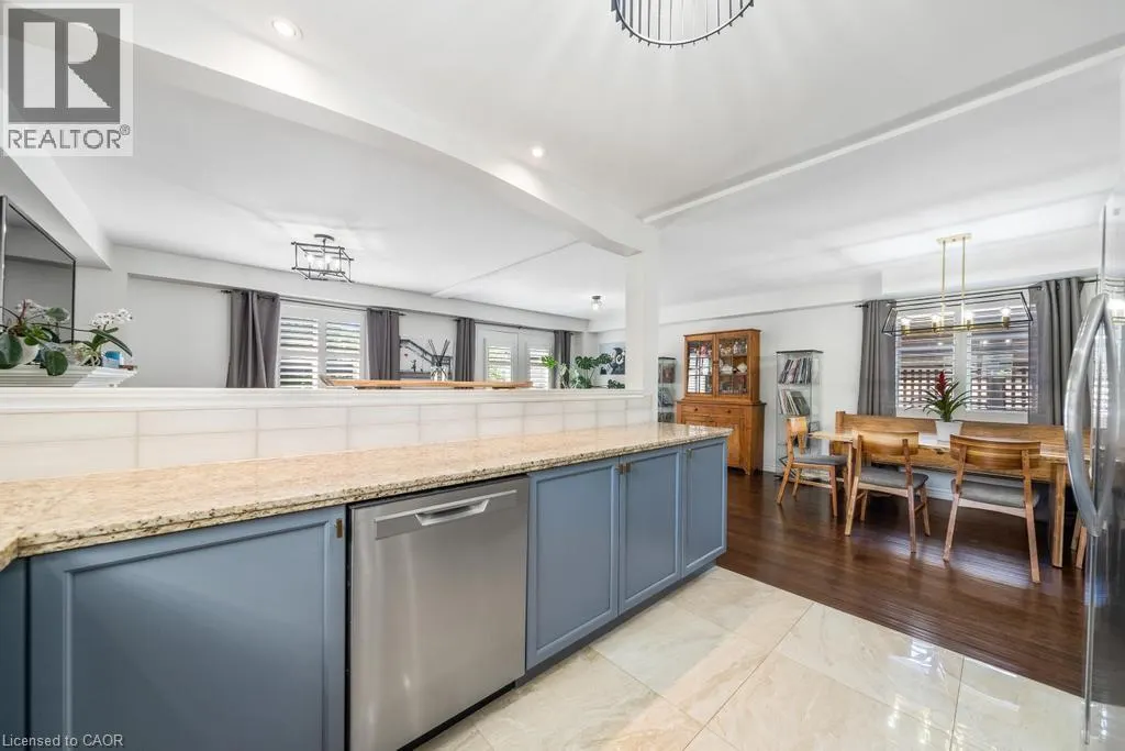 12 VALRIDGE Court