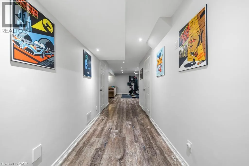 12 VALRIDGE Court