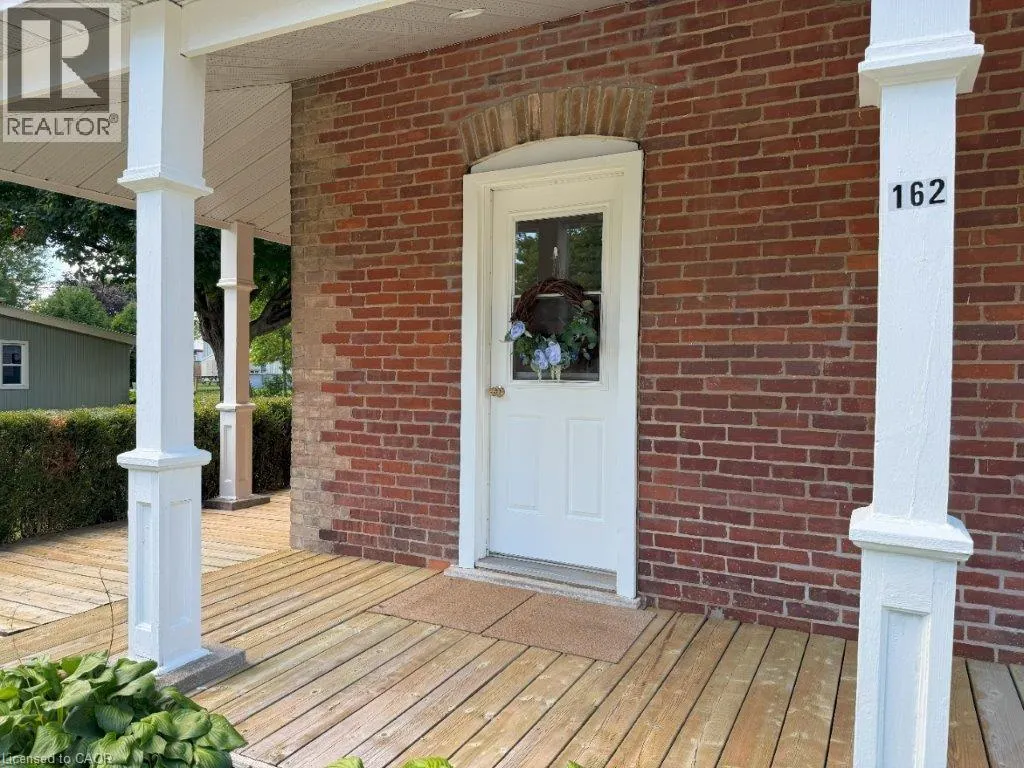 162 WELLINGTON Street