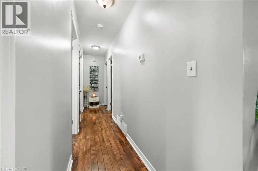 3 KAMPS Crescent