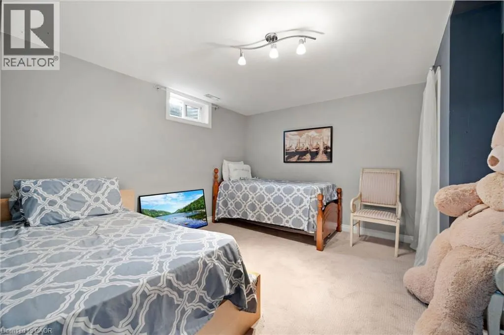 3 KAMPS Crescent