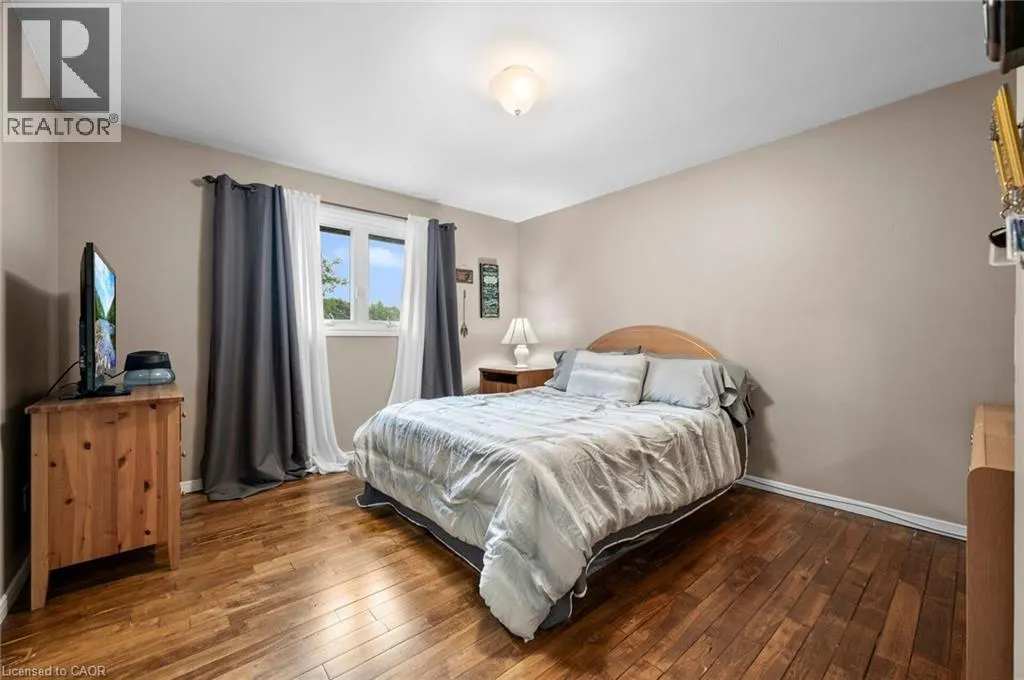 3 KAMPS Crescent