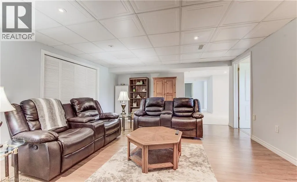 40 DEVONSHIRE Drive