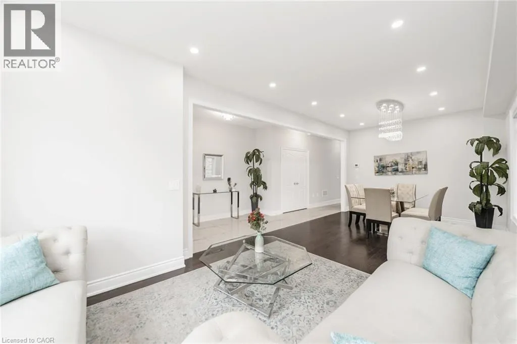 1531 MENDELSON Heights
