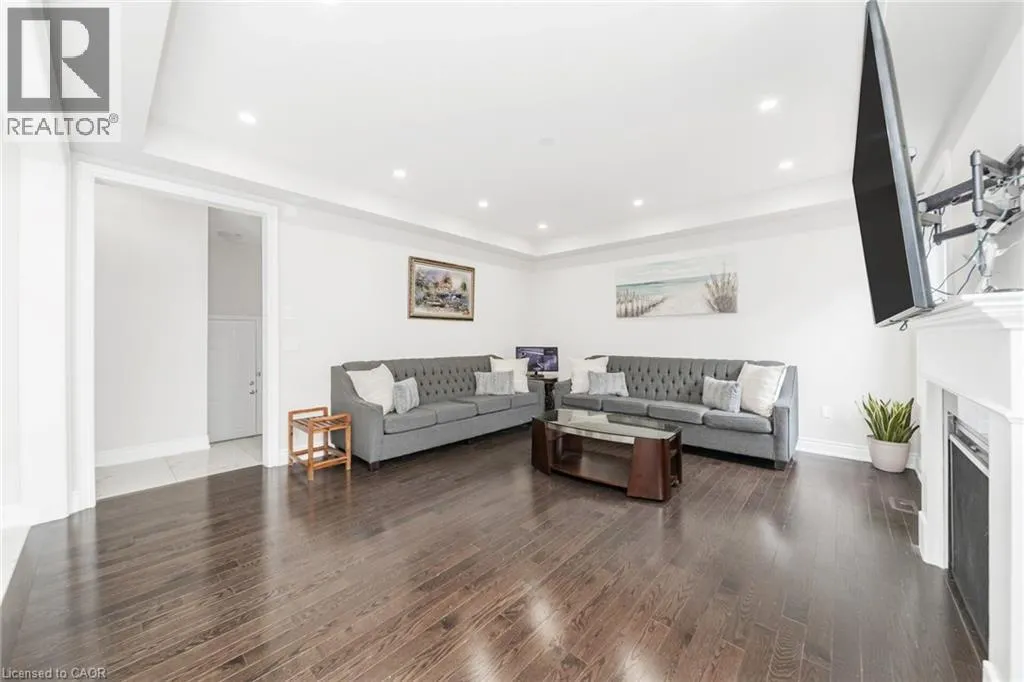 1531 MENDELSON Heights