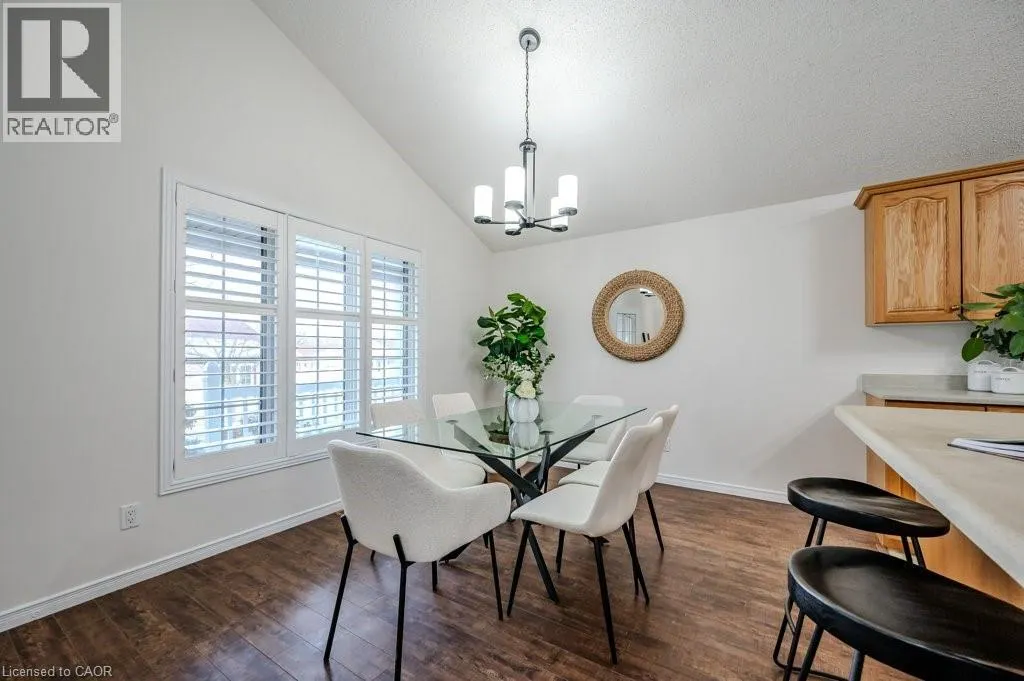185 WESLEY Crescent