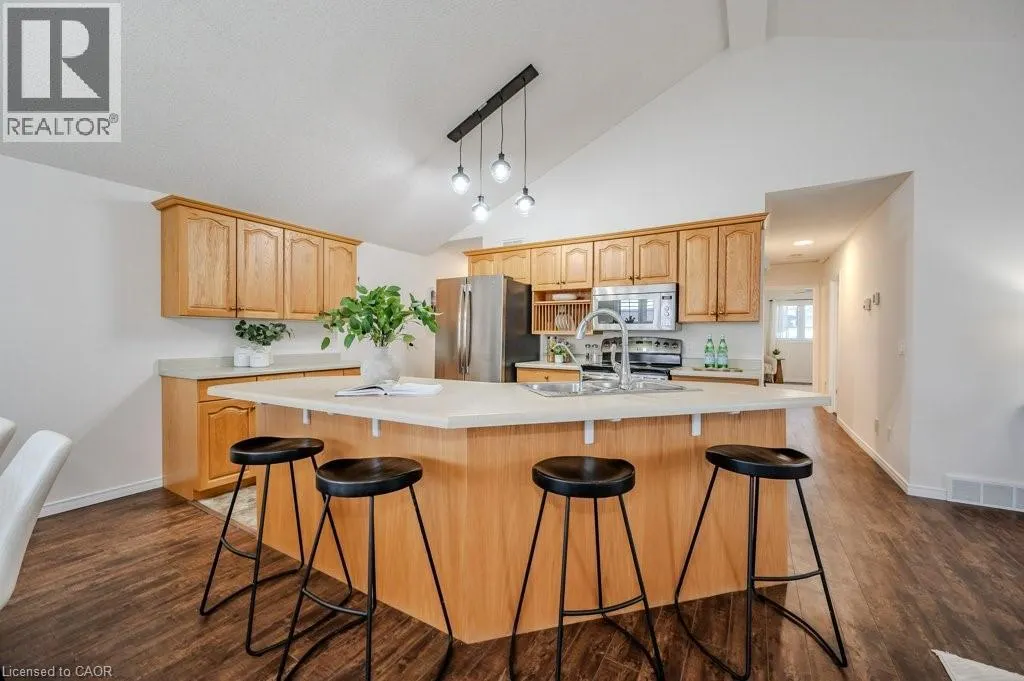 185 WESLEY Crescent