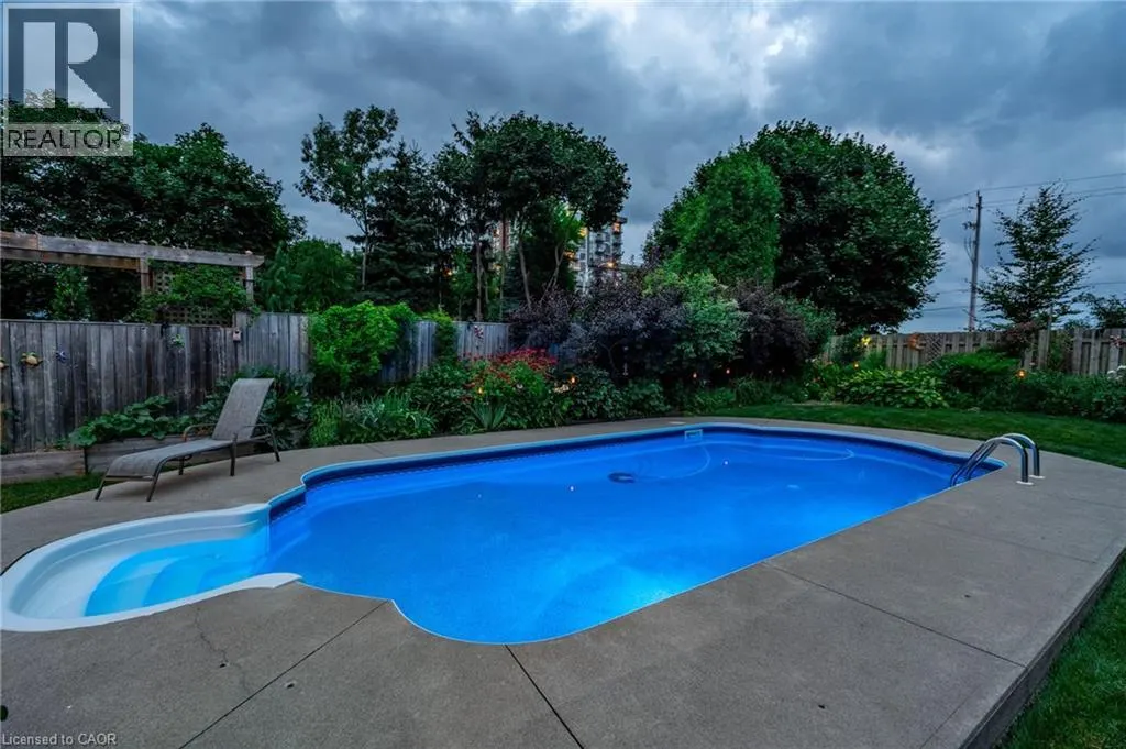 24 VANCE Crescent
