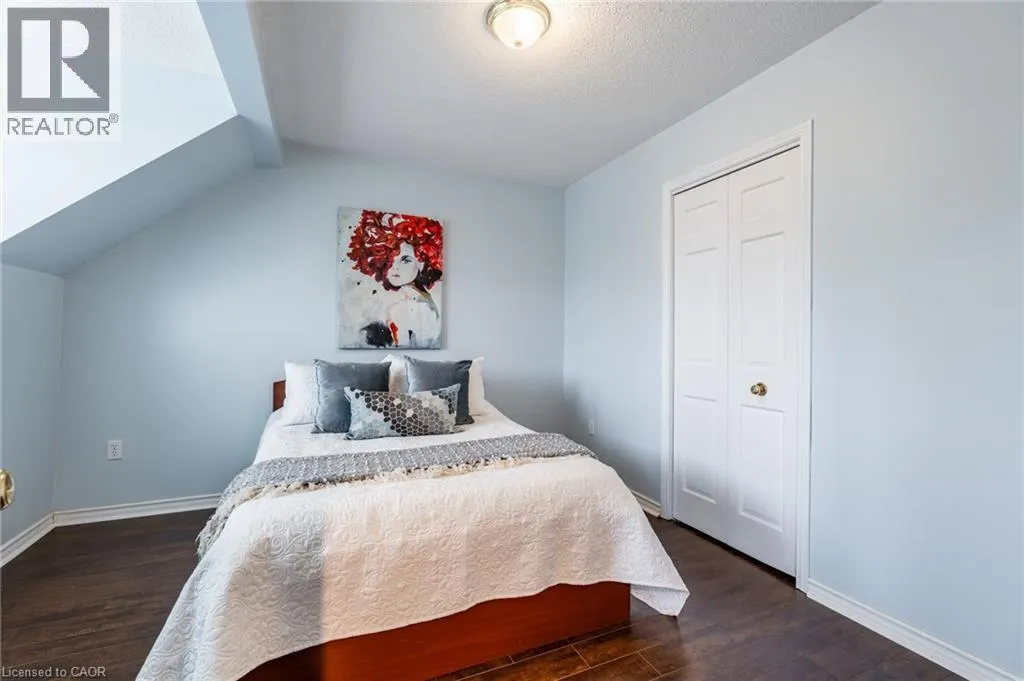 24 VANCE Crescent