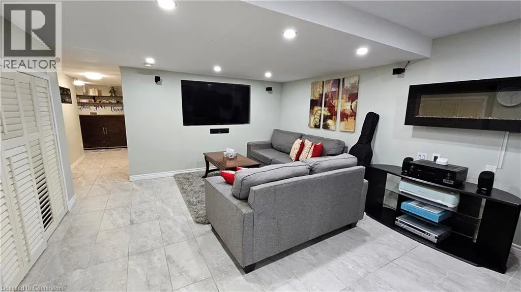 19 TRILLIUM WAY