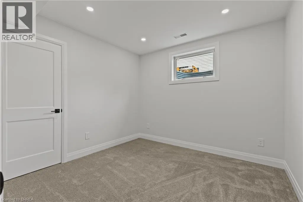 141 KING EDWARD Street