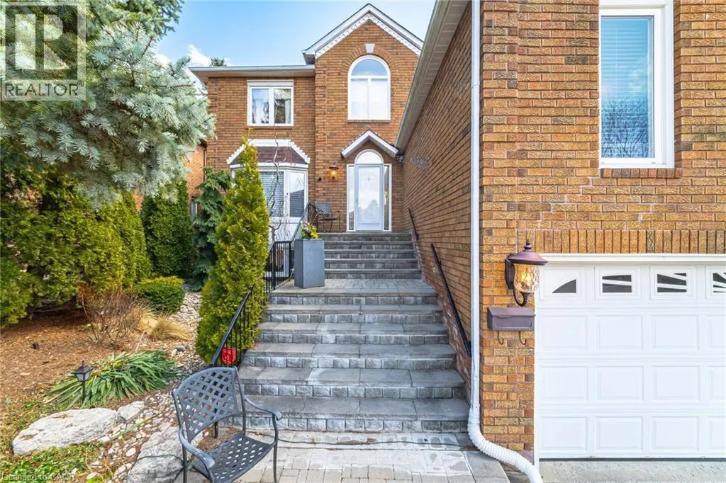 41 CHRISTIE Drive