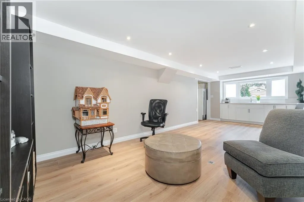 41 CHRISTIE Drive