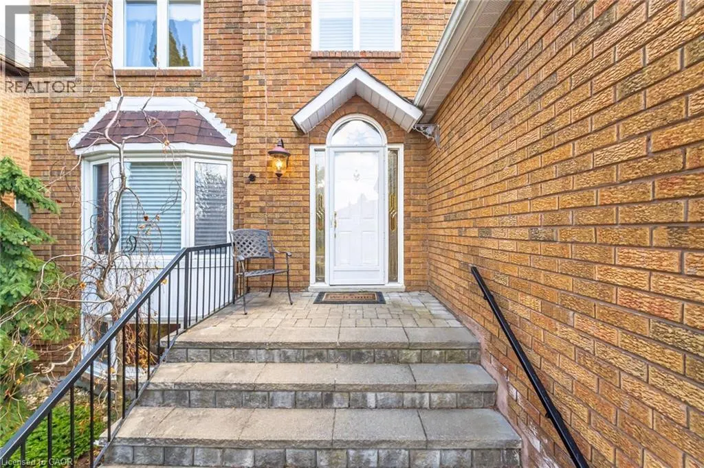 41 CHRISTIE Drive