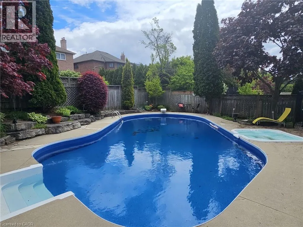 41 CHRISTIE Drive