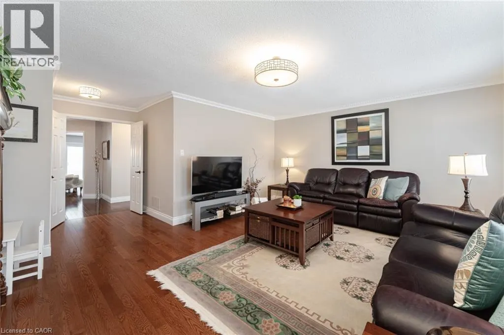 41 CHRISTIE Drive