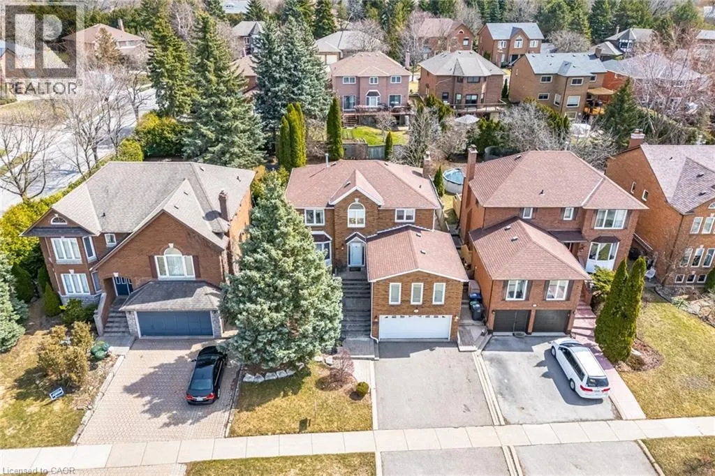 41 CHRISTIE Drive