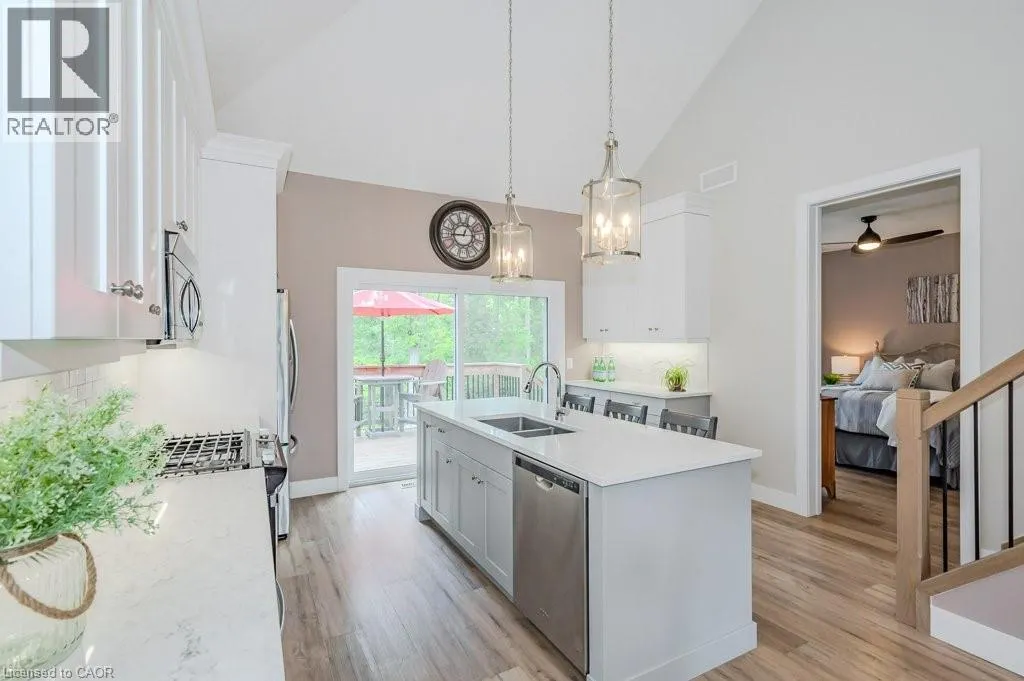 744 NELSON Street W Unit# 18, #18