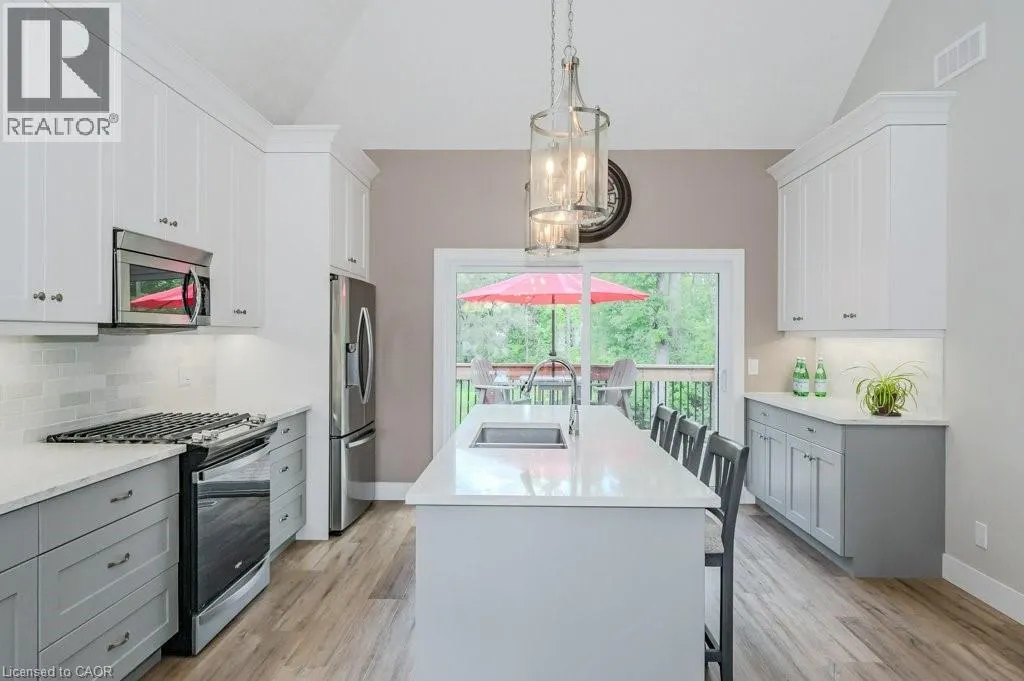 744 NELSON Street W Unit# 18, #18
