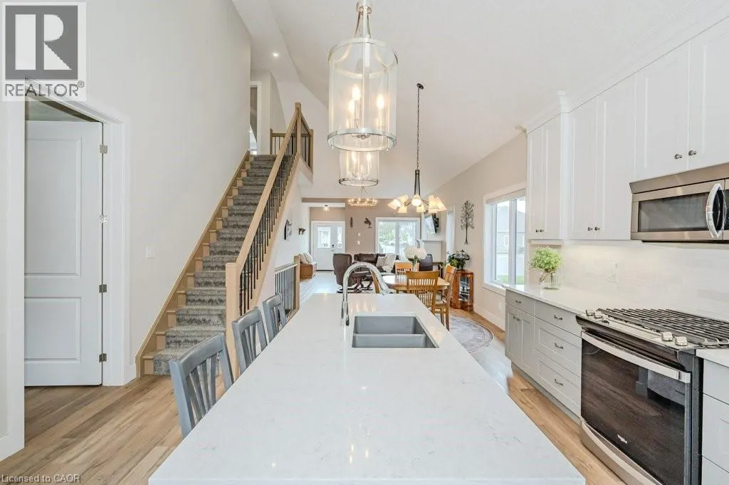744 NELSON Street W Unit# 18, #18