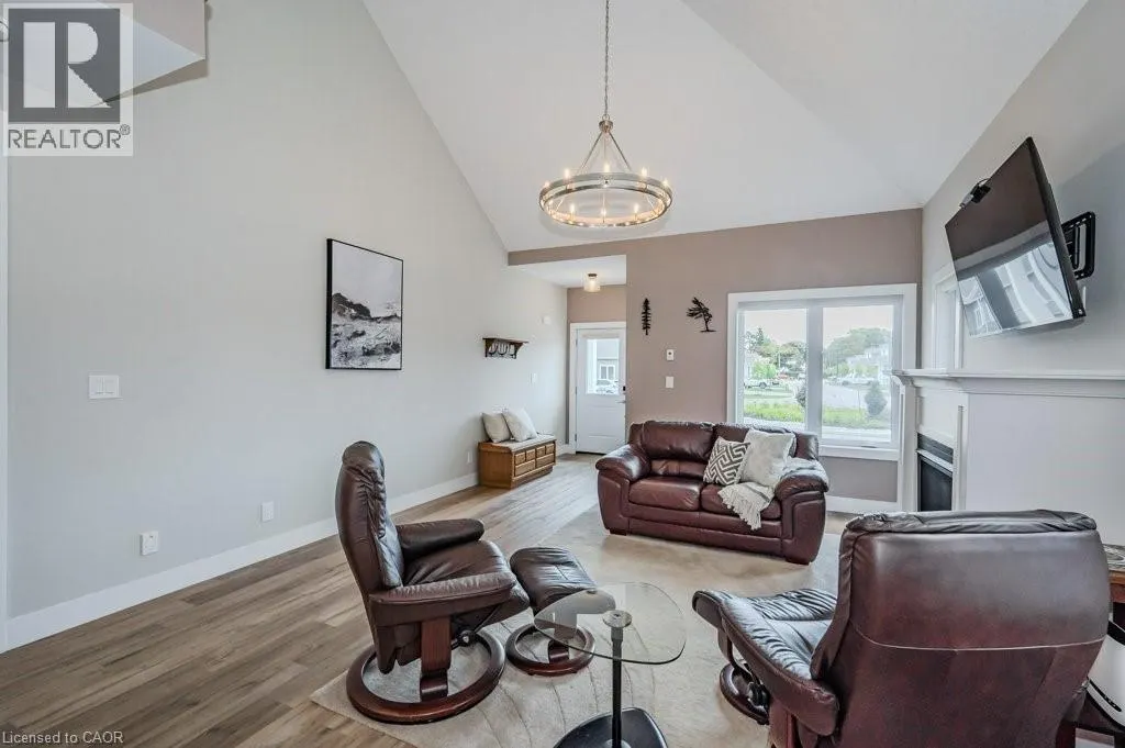 744 NELSON Street W Unit# 18, #18
