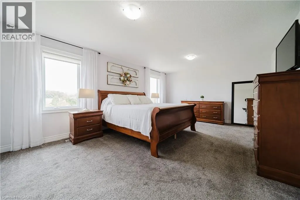 139 SCHWEITZER Crescent