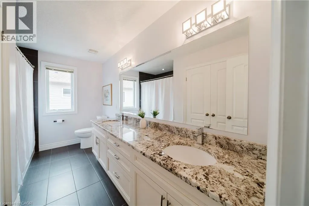 139 SCHWEITZER Crescent