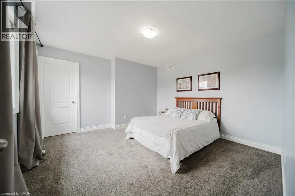 139 SCHWEITZER Crescent