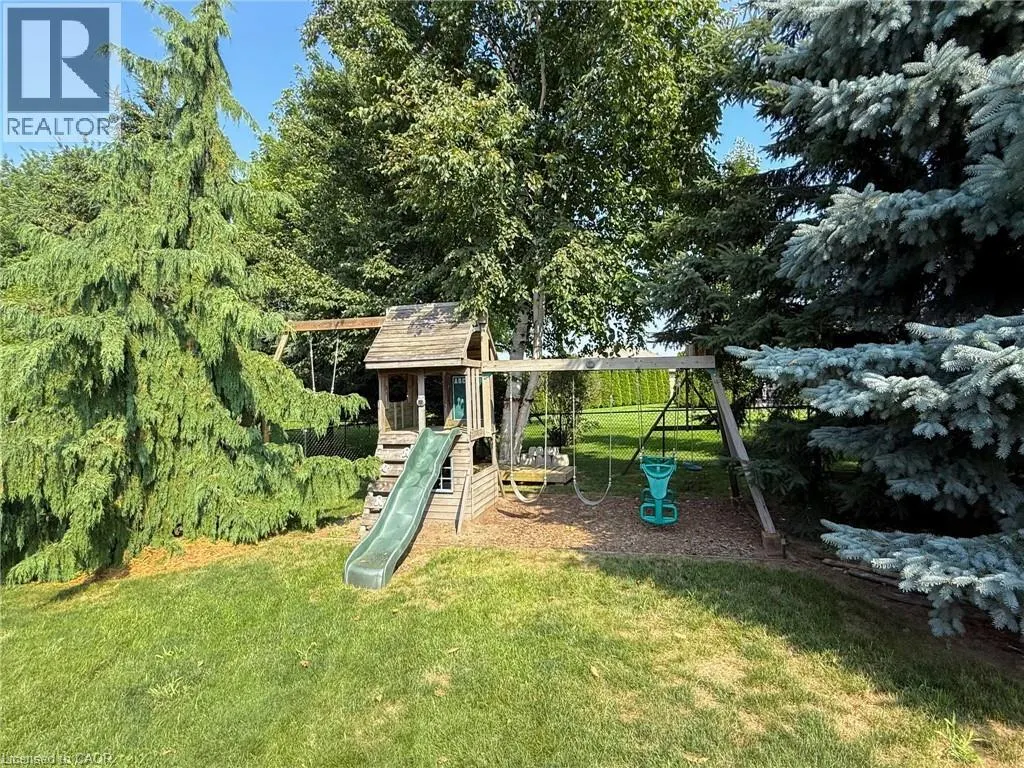 19 COULAS Crescent