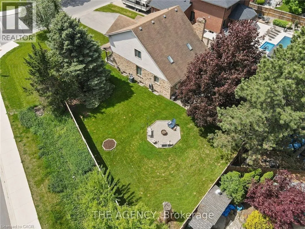 106 SPRUCESIDE Crescent